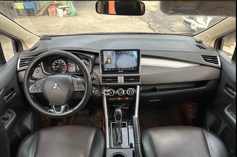 Mitsubishi Xpander Cross 2021: Đánh Giá Chi Tiết & Giá Xe Cũ 2 Nội thất Mitsubishi Xpander Cross 2021 nổi bật với phong cách sang trọng, tiện nghi vượt trội cho mọi chuyến đi.