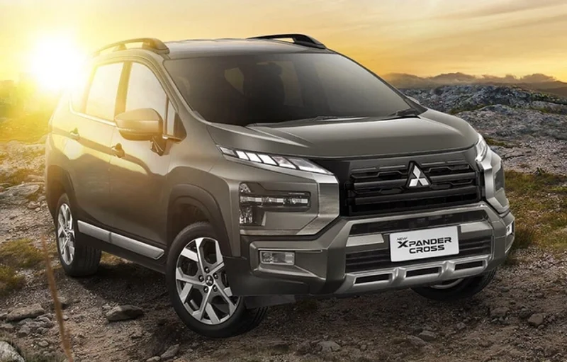 Mitsubishi Xpander Cross 2022: Đánh giá chi tiết, giá lăn bánh và so sánh 1 Ngoại thất Mitsubishi Xpander Cross 2022 nổi bật với đèn LED Projector T-Shape, lưới tản nhiệt chữ X cuốn hút.