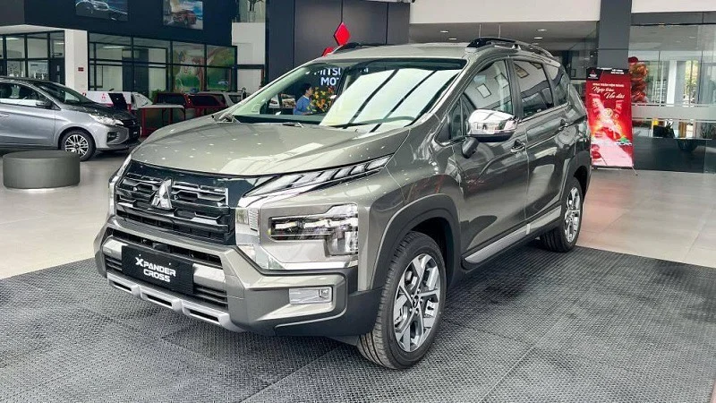Mitsubishi Xpander Cross 2025: Những Nâng Cấp Đáng Mong Đợi 1 Mitsubishi Xpander Cross 2025 nâng tầm thiết kế ngoại thất mạnh mẽ, hiện đại, thu hút khách hàng tại Việt Nam.