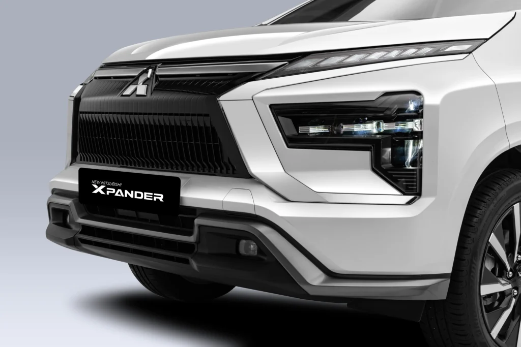 Thiết kế ngoại thất Xpander 2026: Lột xác mạnh mẽ và hiện đại 2 Với Mitsubishi Xpander 2026, người lái trải nghiệm cabin êm ái, giảm tiếng ồn và vượt qua đường ngập nước dễ dàng.