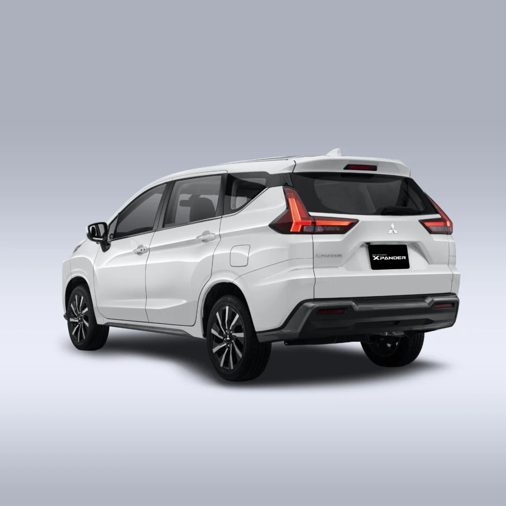 Thiết kế ngoại thất Xpander 2026: Lột xác mạnh mẽ và hiện đại 5 Mitsubishi Xpander 2026 nổi bật với cụm đèn hậu LED hiện đại, tạo hiệu ứng ánh sáng liền mạch và cuốn hút.