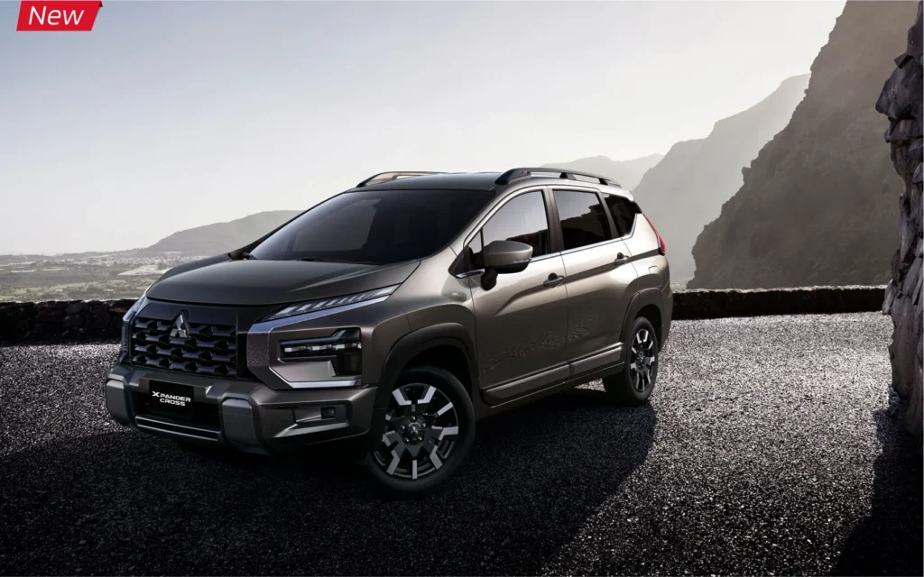 Đặc điểm Nổi Bật Xpander Cross 2026: Có Gì Đáng Chờ Đợi? 1 Ngôn ngữ thiết kế Dynamic Shield kết hợp với lưới tản nhiệt, ốp cản thể thao cùng thanh giá nóc màu đen mới mang đến sự hiện đại, cá tính và nổi bật trên mọi cung đường, địa hình.