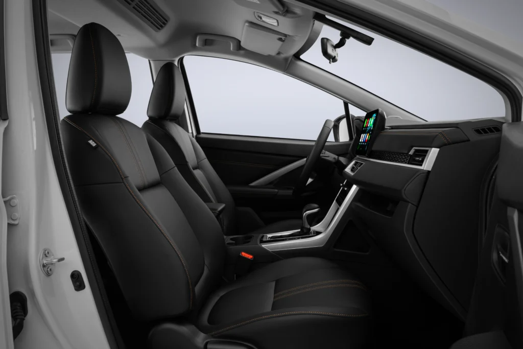 Mitsubishi Xpander 2026: Đặc điểm nổi bật và những cải tiến đáng mong đợi 5 Mitsubishi Xpander 2026 nâng tầm trải nghiệm với nội thất sang trọng, vật liệu bọc ghế mềm mại và êm ái khi chạm.