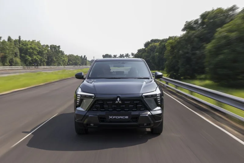 Mitsubishi Xforce 2023: Giá Lăn Bánh, Đánh Giá Chi Tiết & Ưu Đãi 2 Mitsubishi Xforce 2023 nổi bật với thiết kế Dynamic Shield mạnh mẽ, khẳng định cá tính năng động của người sở hữu.