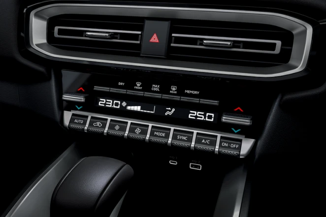 Bảng điều khiển trung tâm Mitsubishi Destinator 2025