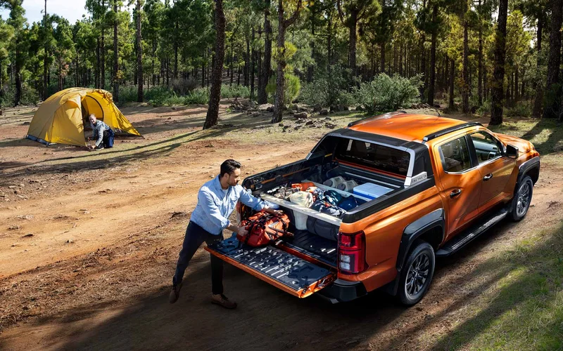 Mitsubishi Triton 2026 4 Thùng xe rộng rãi, chiều cao mặt thùng tiện lợi 821 mm, tải trọng lên đến 740 kg (tùy theo phiên bản).
