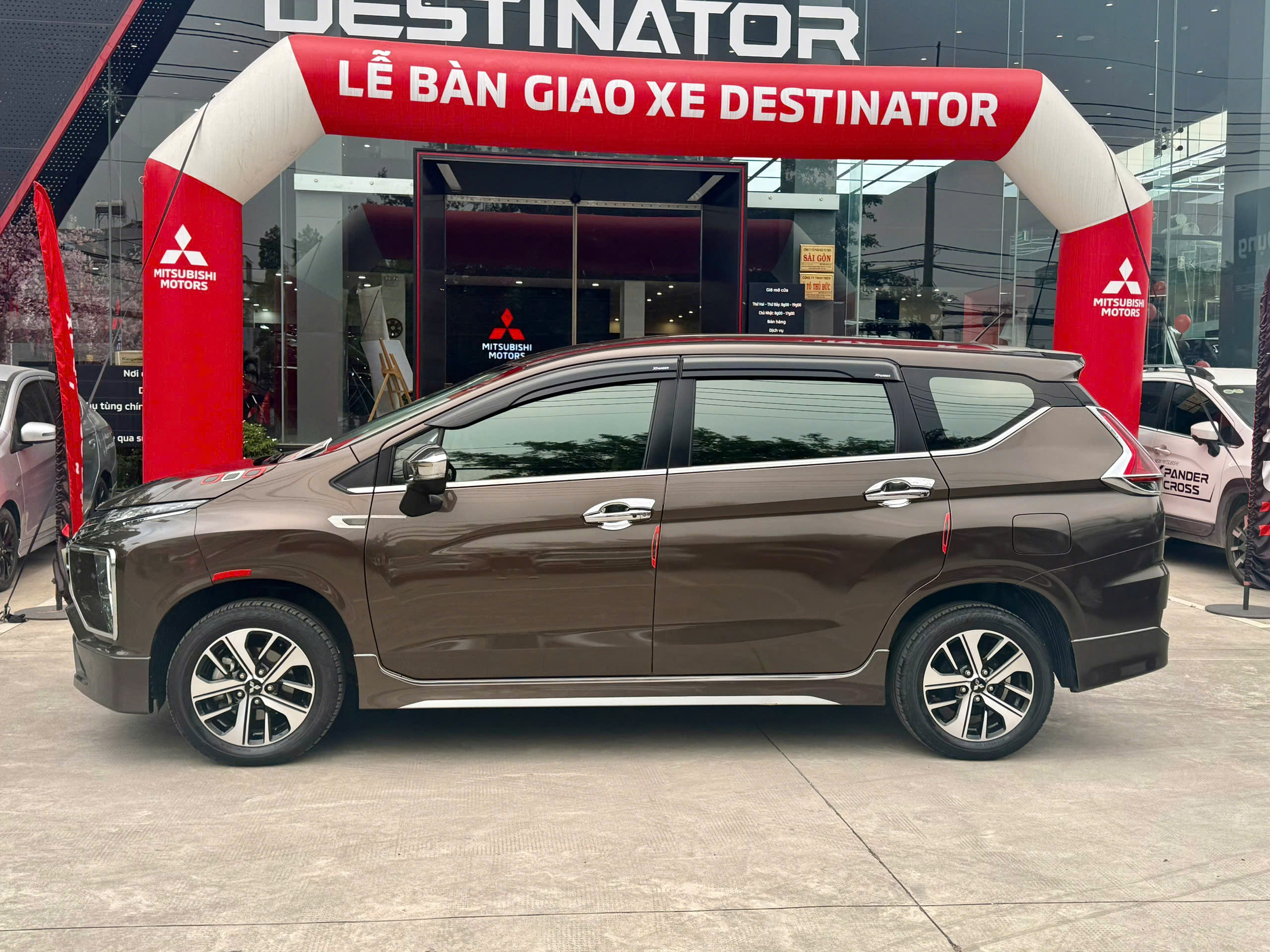 Xpander AT 2019 2 Mitsubishi Xpander AT 2019